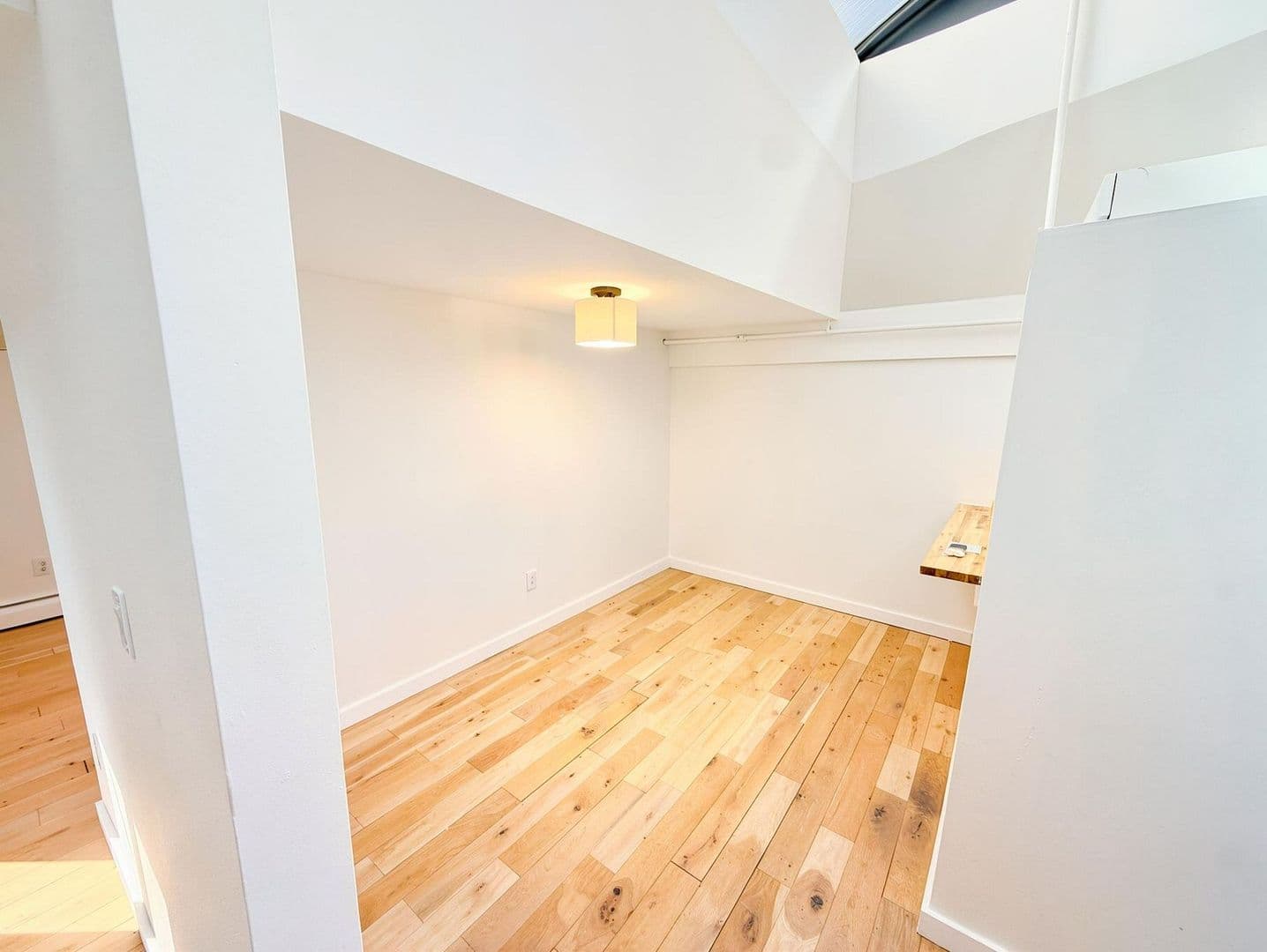 Hudson Apartment: 725 Warren Street