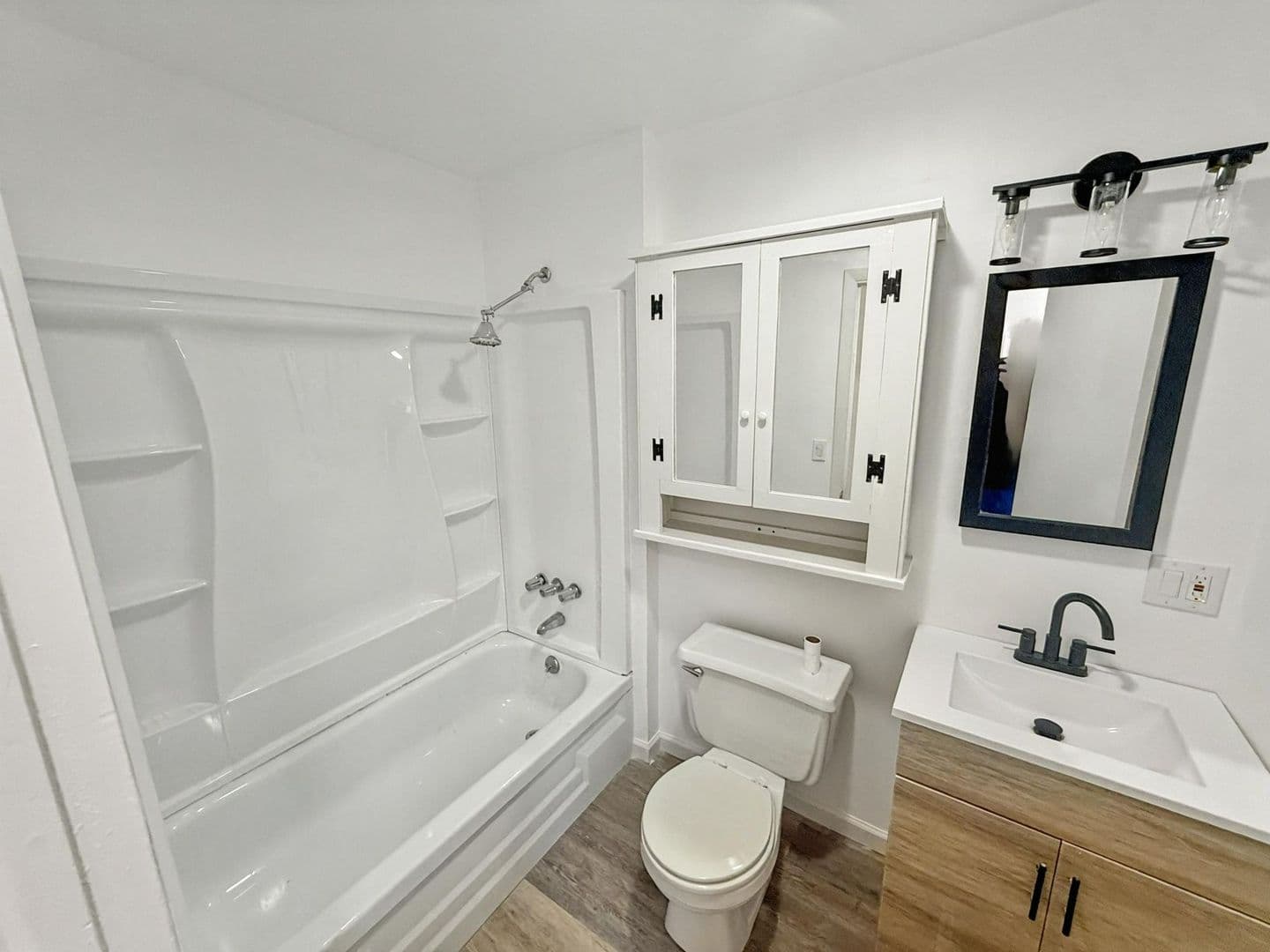 Hudson Apartment: 454 Warren Street
