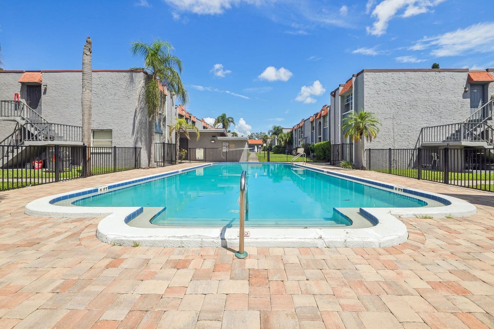 Kenneth City Apartment: 5323 59th Circle West