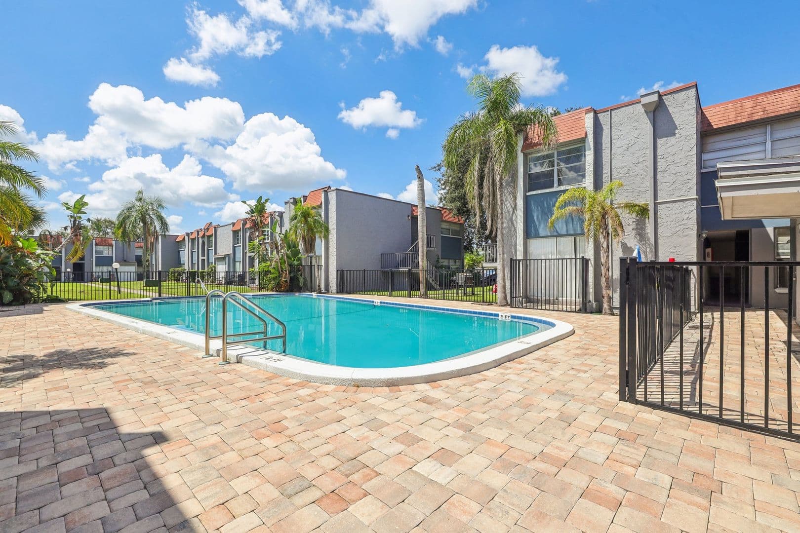 Kenneth City Apartment: 5323 59th Circle West