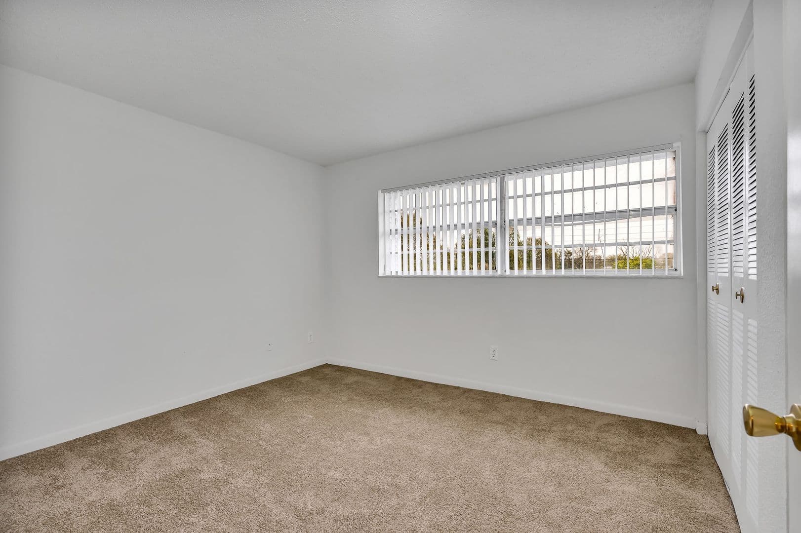 Kenneth City Apartment: 5255 62nd Street N
