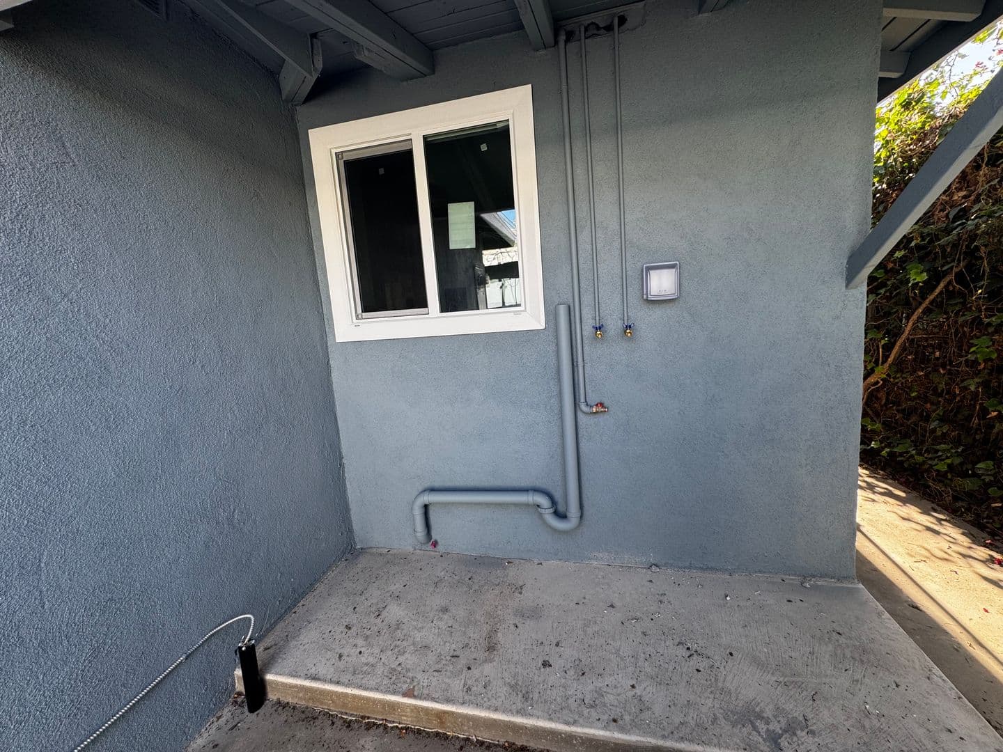 WHITTIER Apartment: 10521 MILLS AVE.