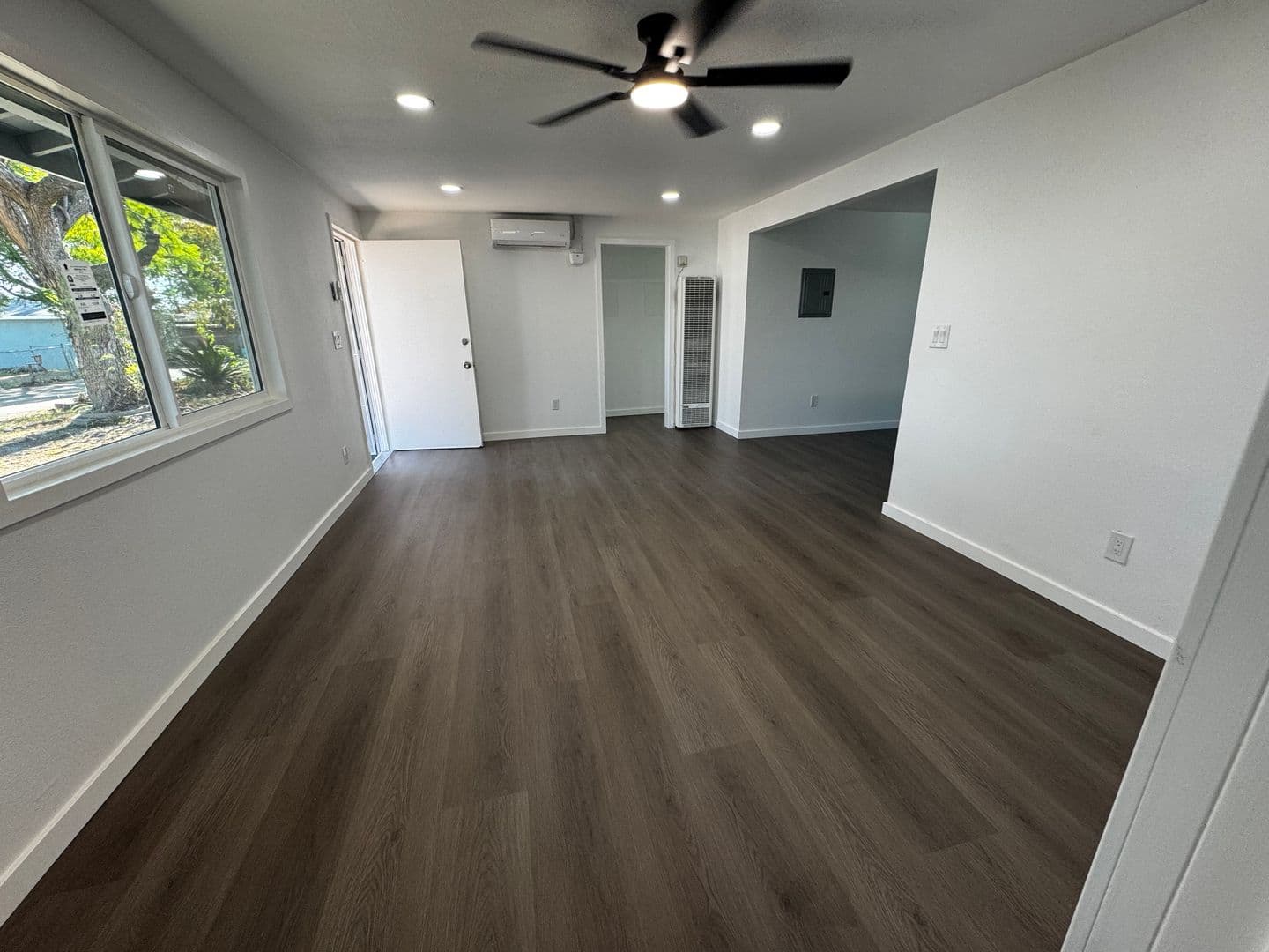 WHITTIER Apartment: 10521 MILLS AVE.