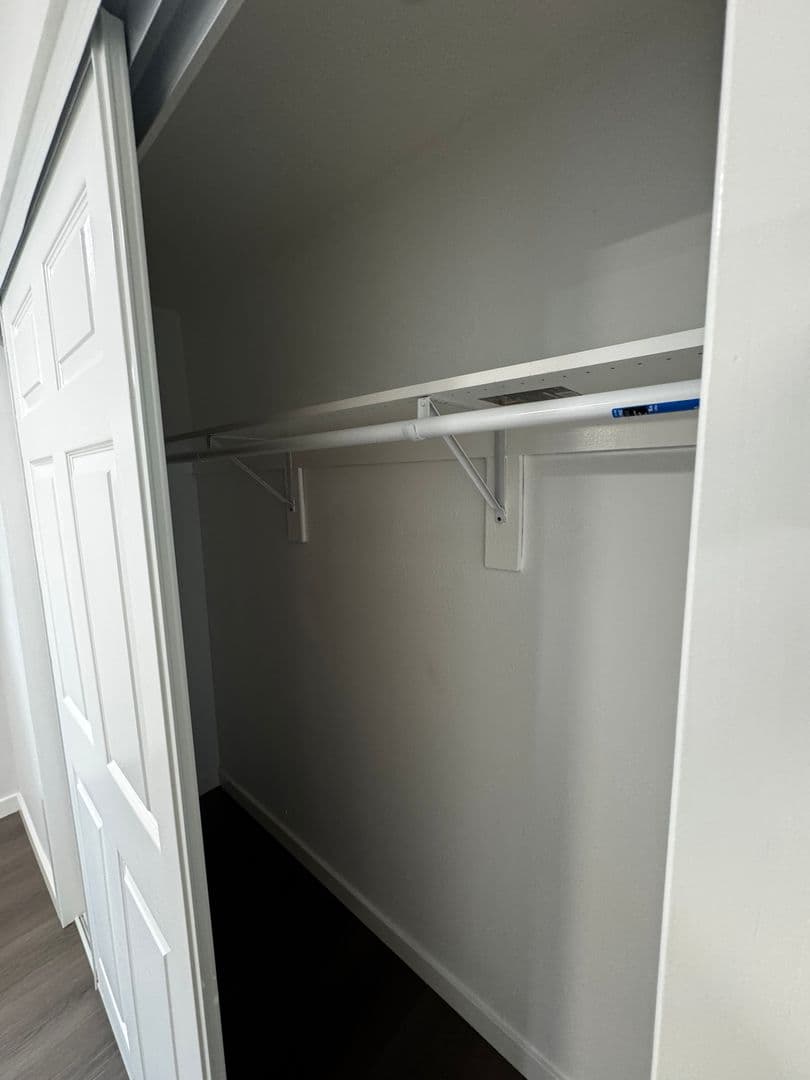 WHITTIER Apartment: 10521 MILLS AVE.