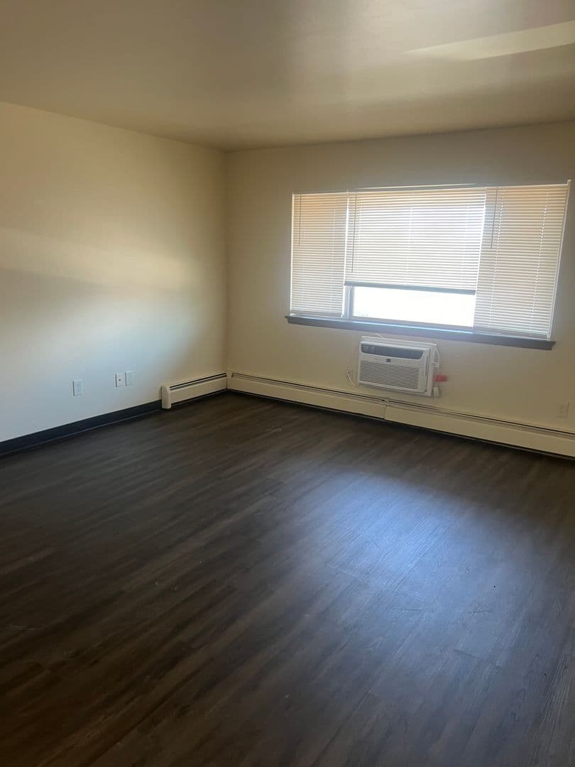 Milwaukee Apartment: 5167 N. Lovers Lane Rd