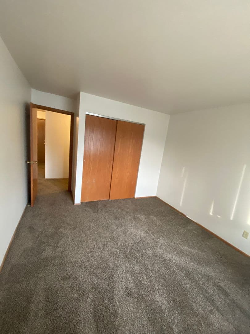 Milwaukee Apartment: 5166-5244 N. Lovers Lane Rd.