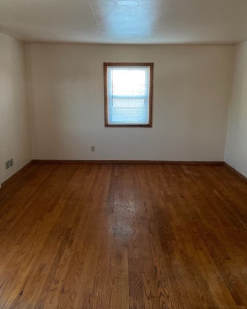 Milwaukee Apartment: 9015 W. Thurston Ave.