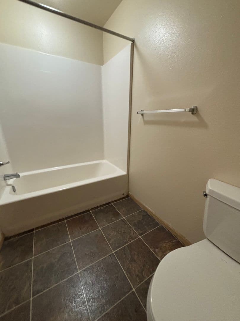 Milwaukee Apartment: 2730 W Lisbon Ave