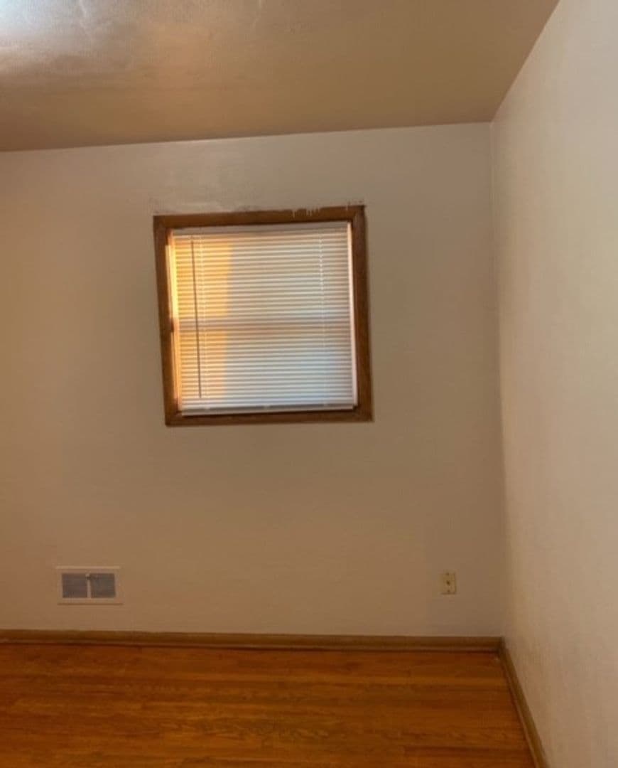Milwaukee Apartment: 9015 W. Thurston Ave.