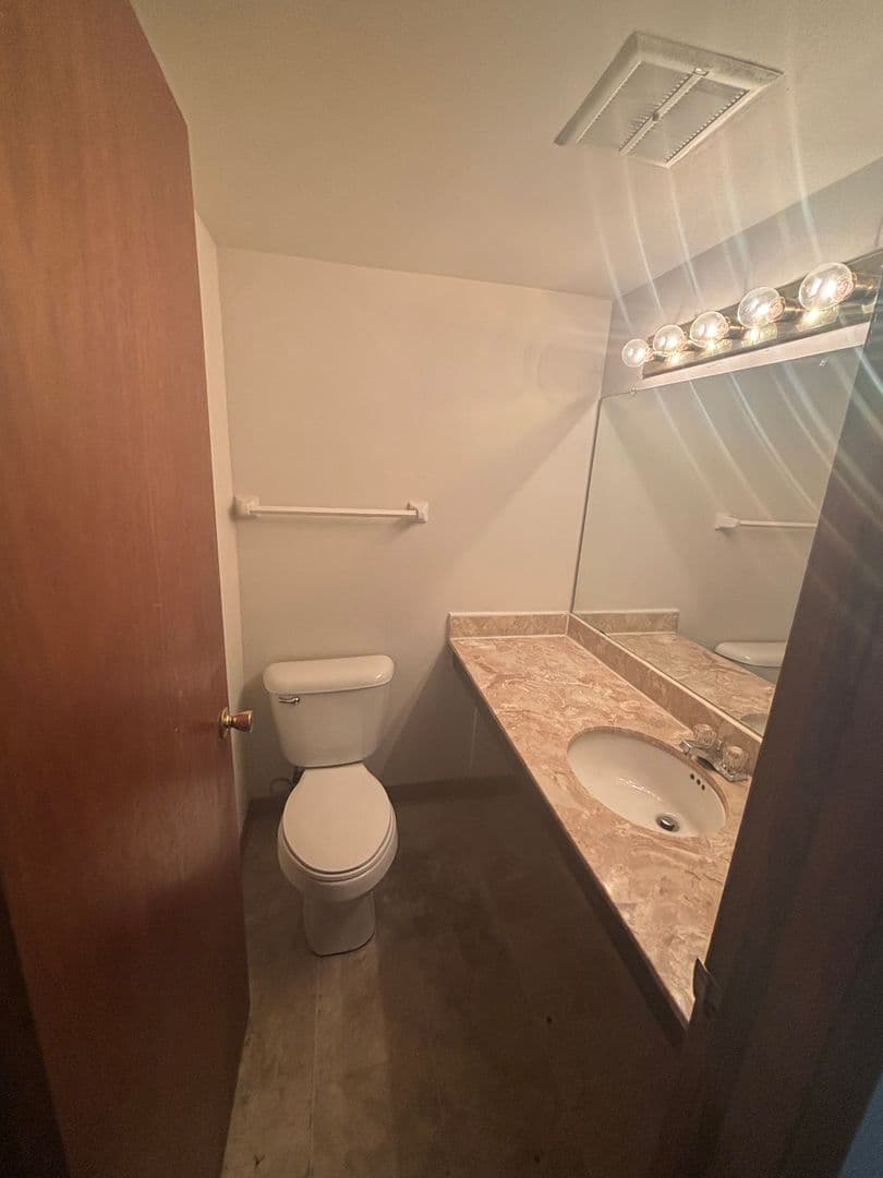 Milwaukee Apartment: 5166-5244 N. Lovers Lane Rd.