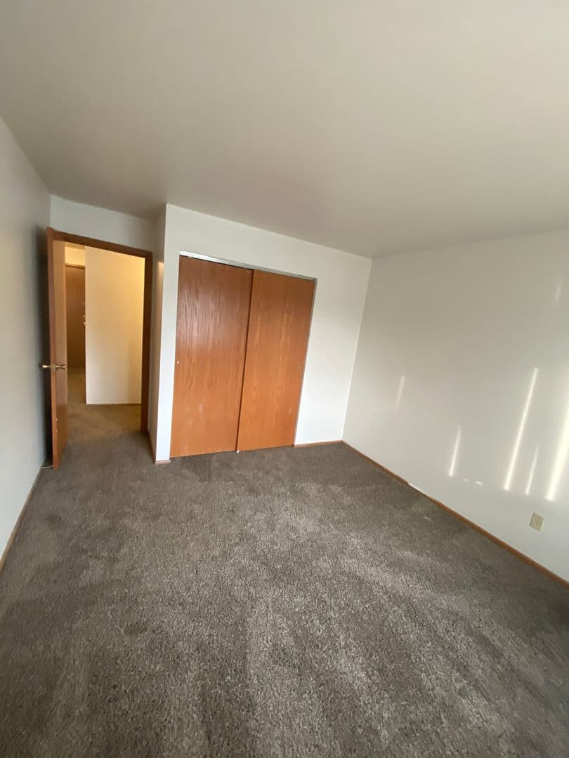 Milwaukee Apartment: 5166-5244 N. Lovers Lane Rd.