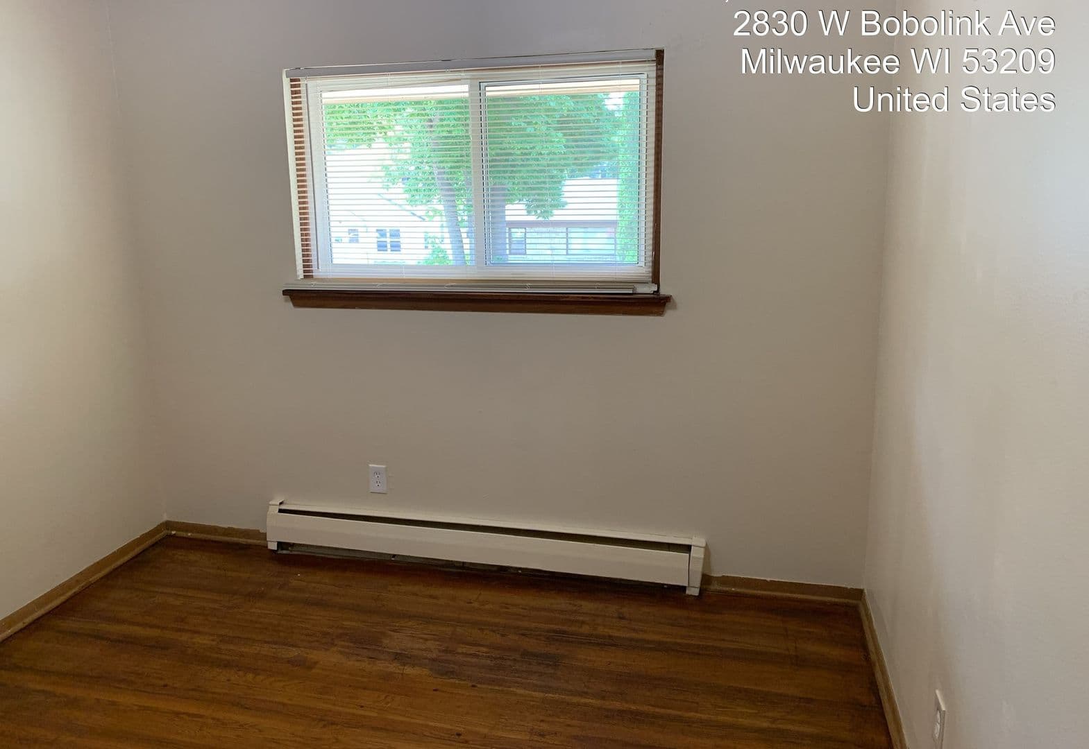 Milwaukee Apartment: 2830 W. Bobolink Ave.