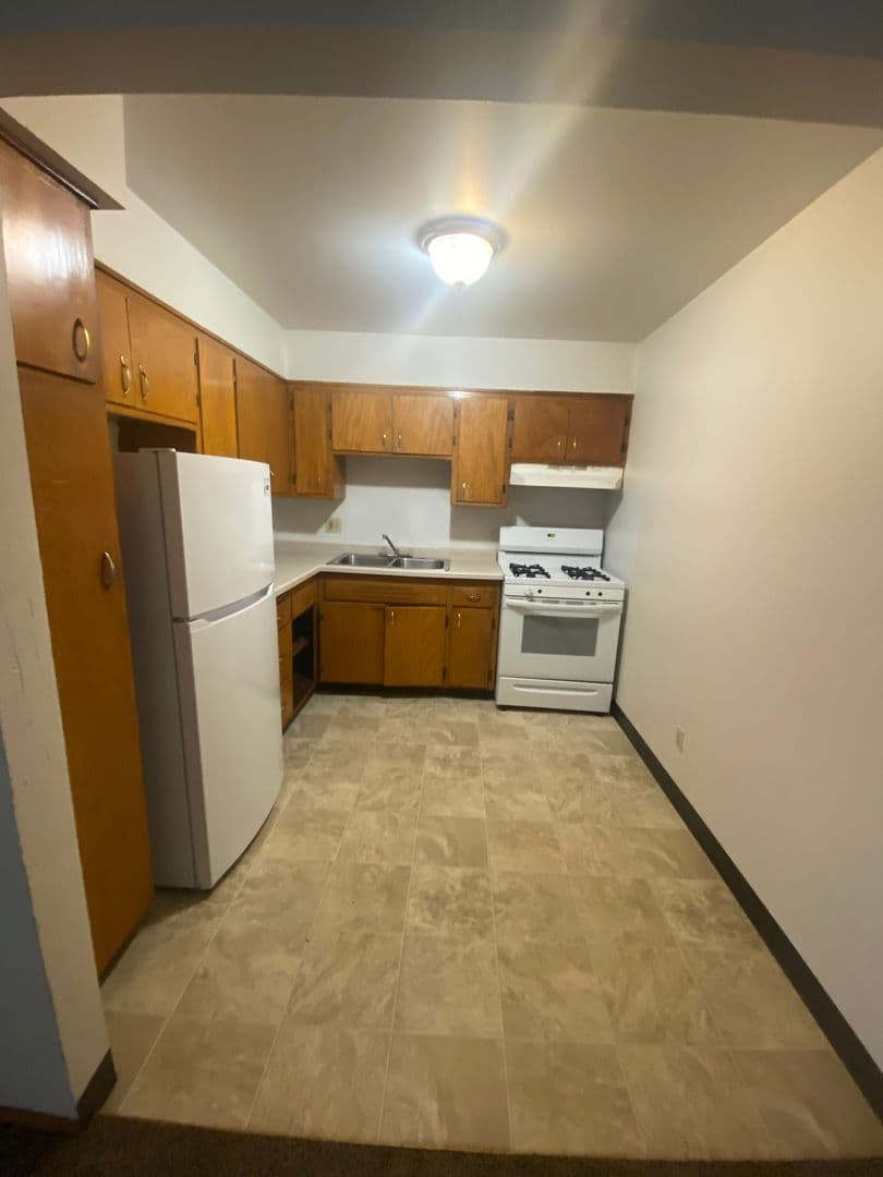 Milwaukee Apartment: 5166-5244 N. Lovers Lane Rd.