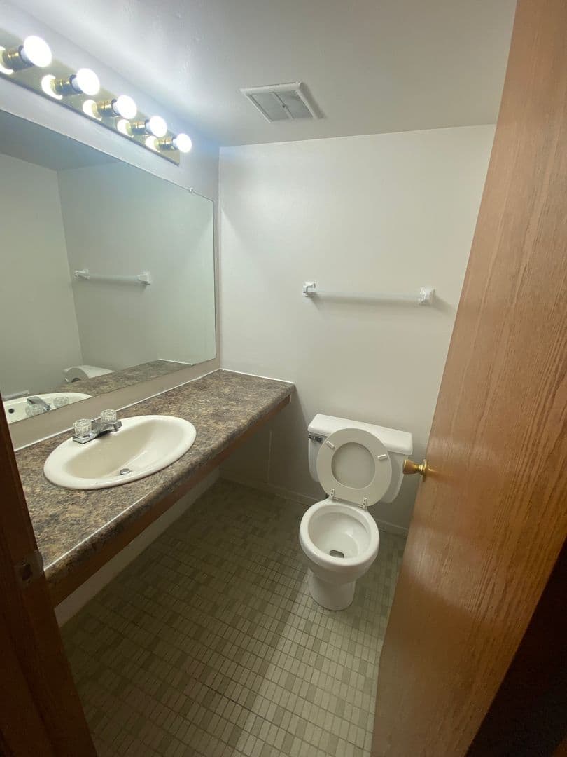 Milwaukee Apartment: 5166-5244 N. Lovers Lane Rd.