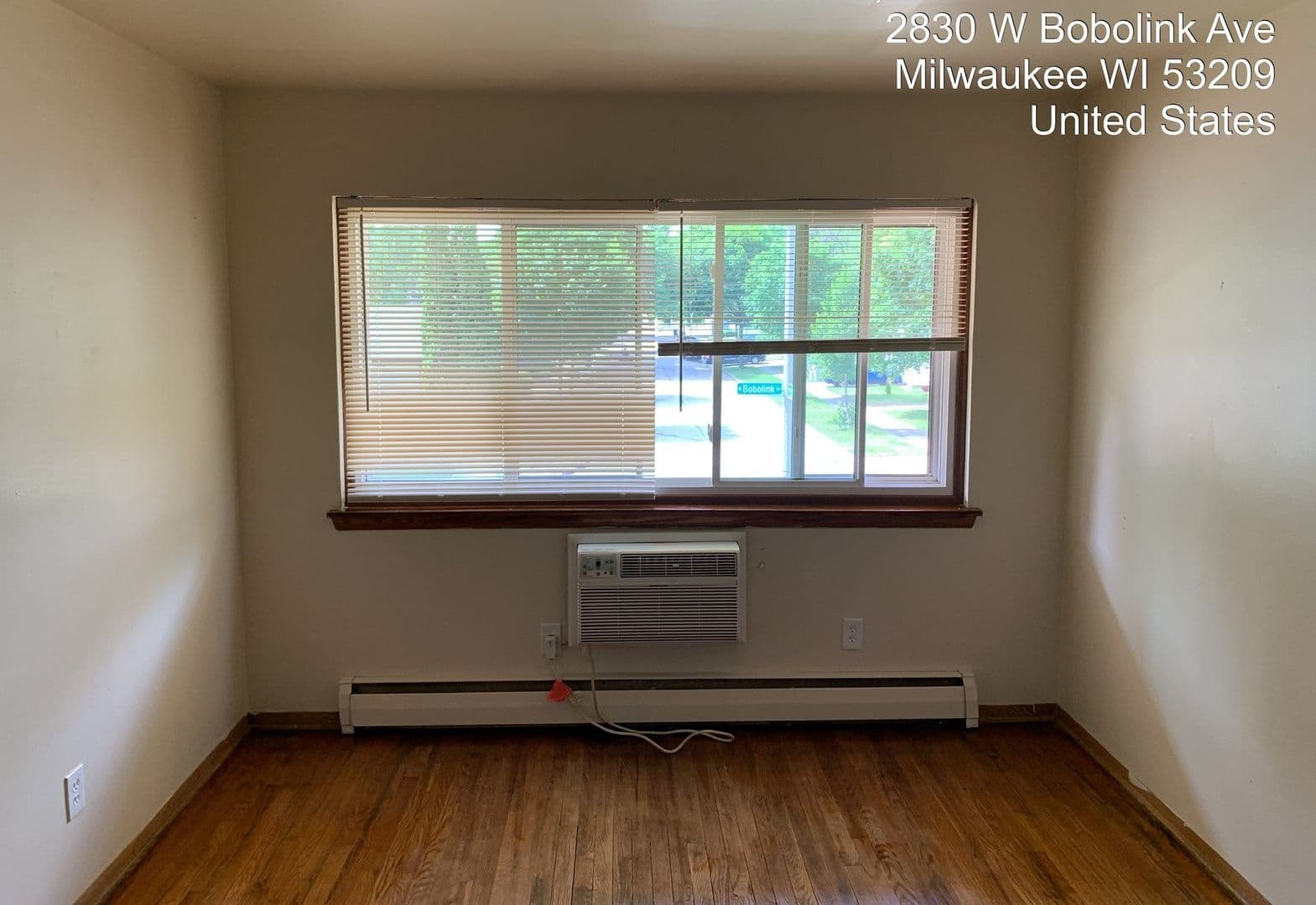 Milwaukee Apartment: 2830 W. Bobolink Ave.