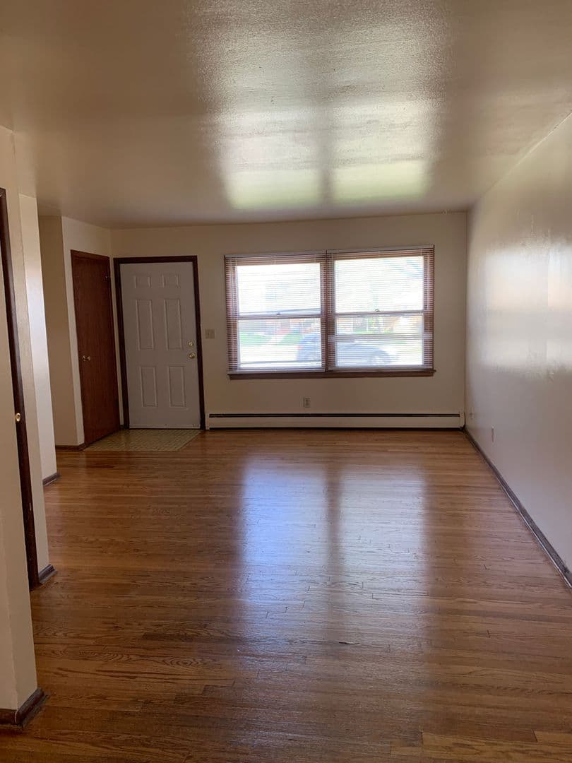 Milwaukee Apartment: 8521-8615A W. Hampton Ave.
