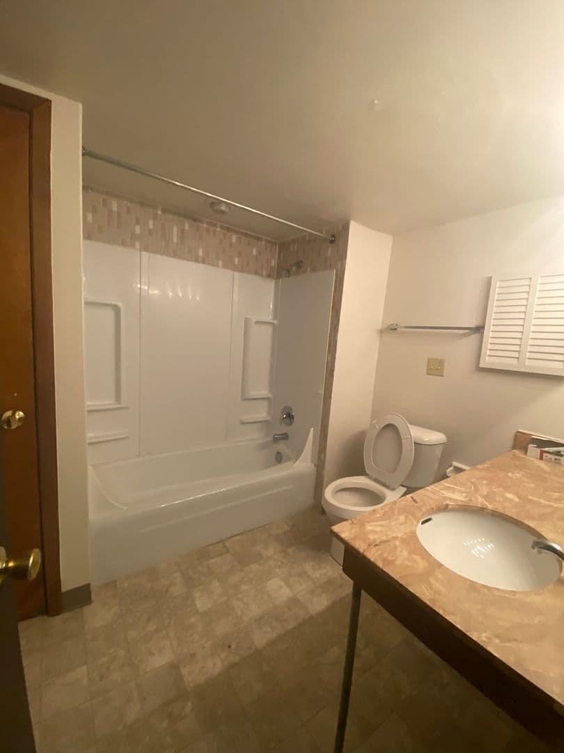 Milwaukee Apartment: 5166-5244 N. Lovers Lane Rd.