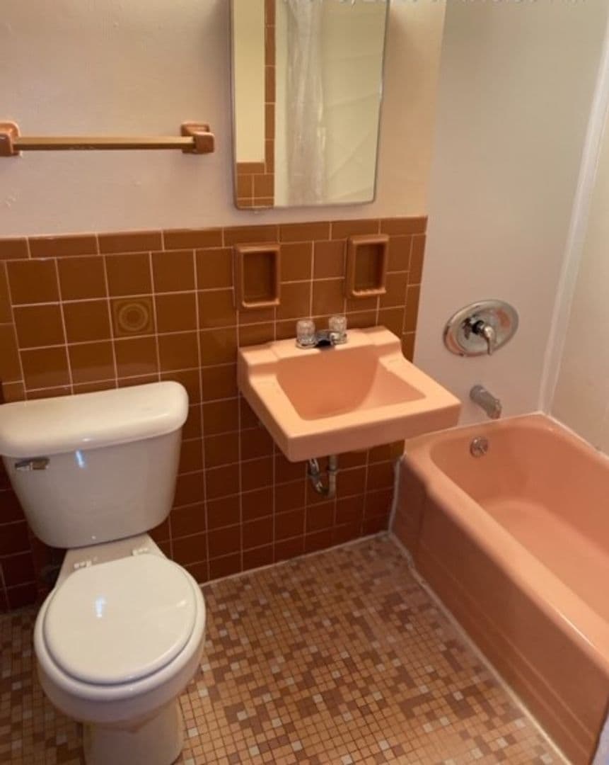 Milwaukee Apartment: 9015 W. Thurston Ave.