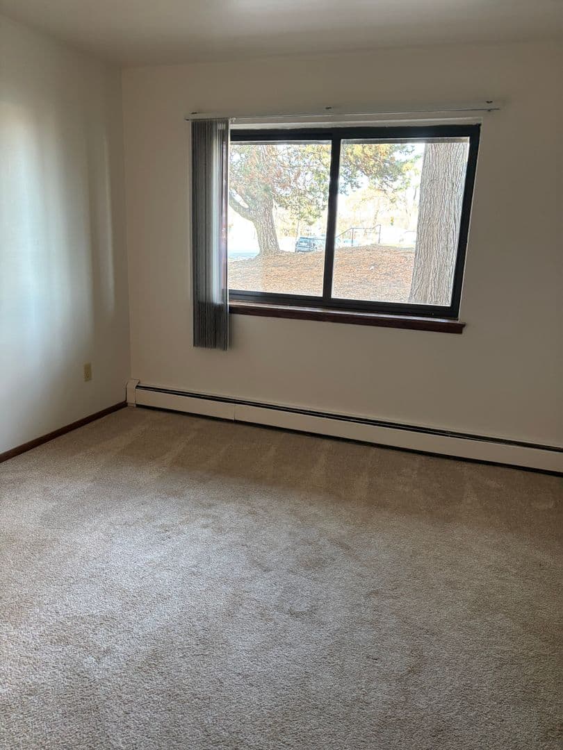 Milwaukee Apartment: 8501-8529 W. Grantosa Dr.