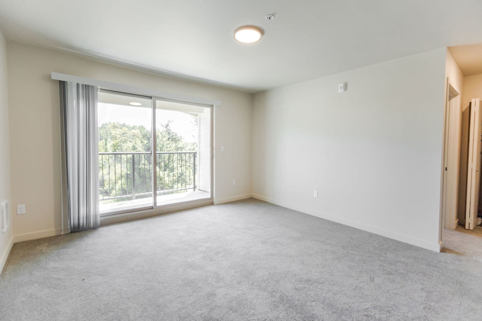 Kent Apartment: 4821 S. Kent Des Moines Rd