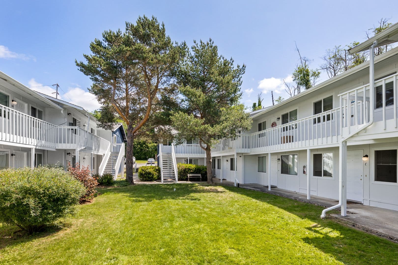 Bellingham Apartment: 621 32nd St