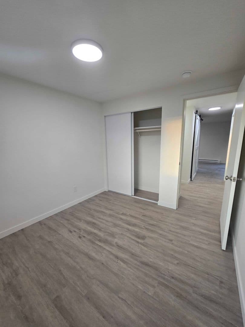 Bellingham Apartment: 258 E Bakerview Rd