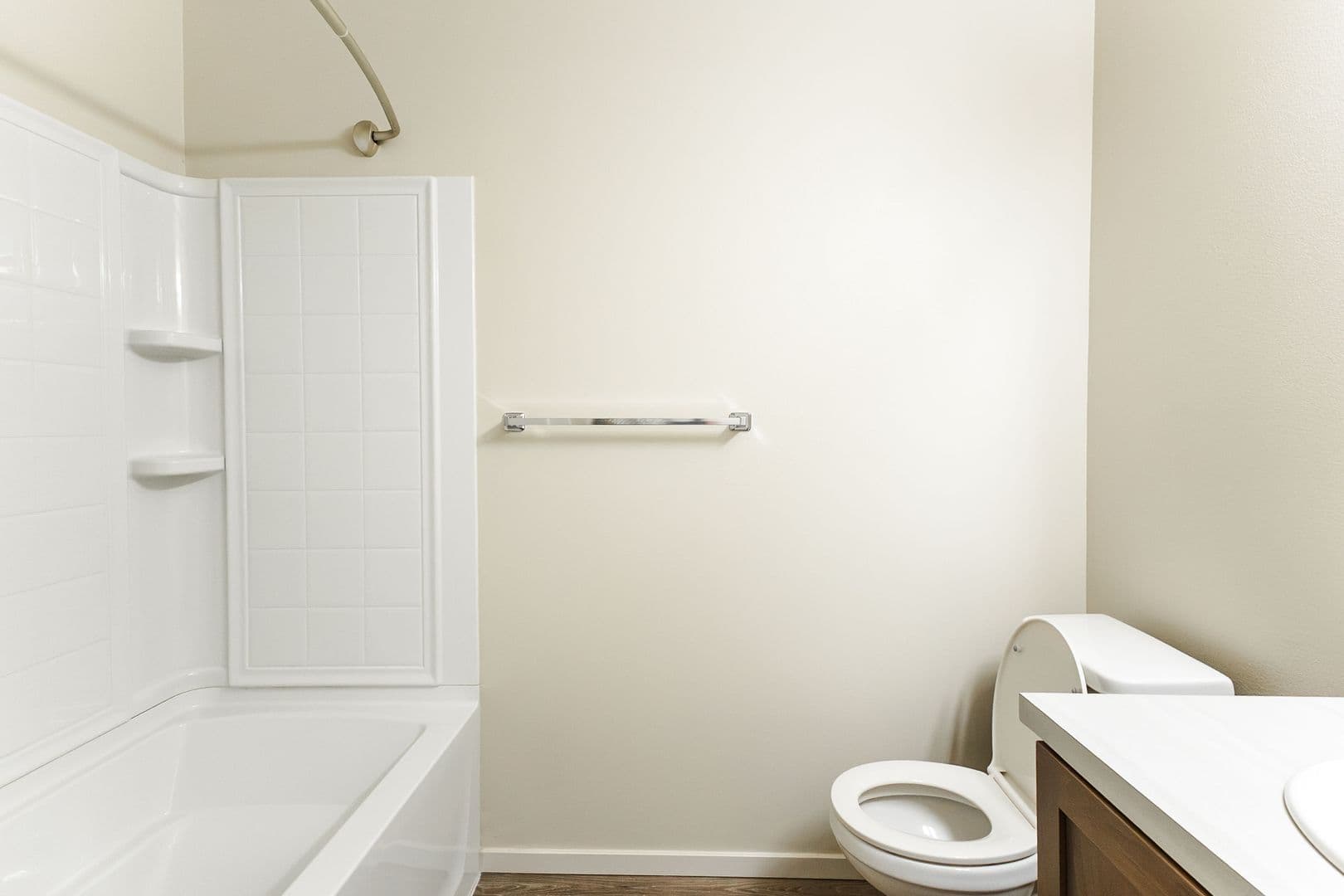 Kent Apartment: 4821 S. Kent Des Moines Rd