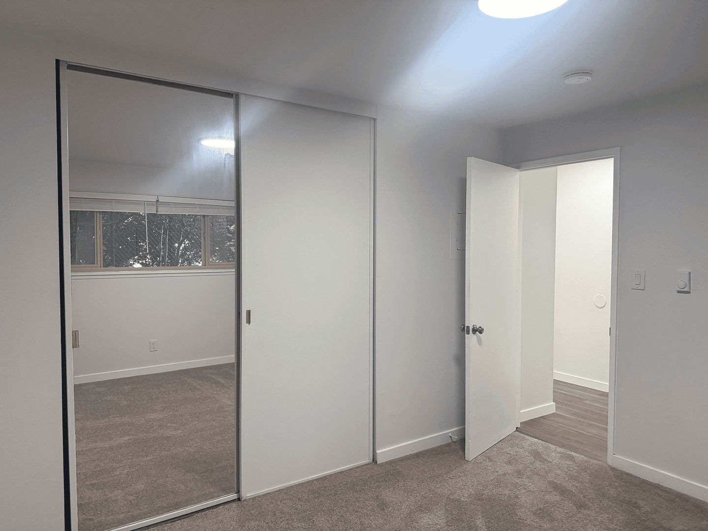 Burien Apartment: 143 S 152nd St