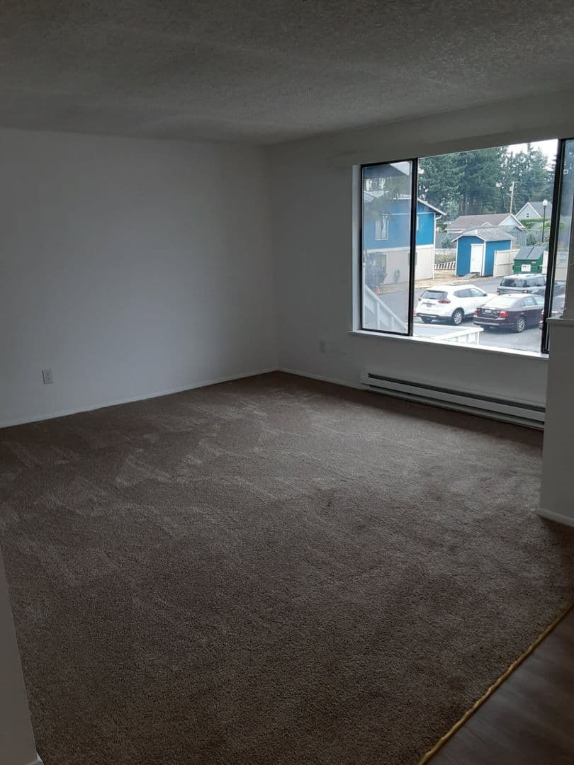 Arlington Apartment: 17313 Smokey Point Blvd