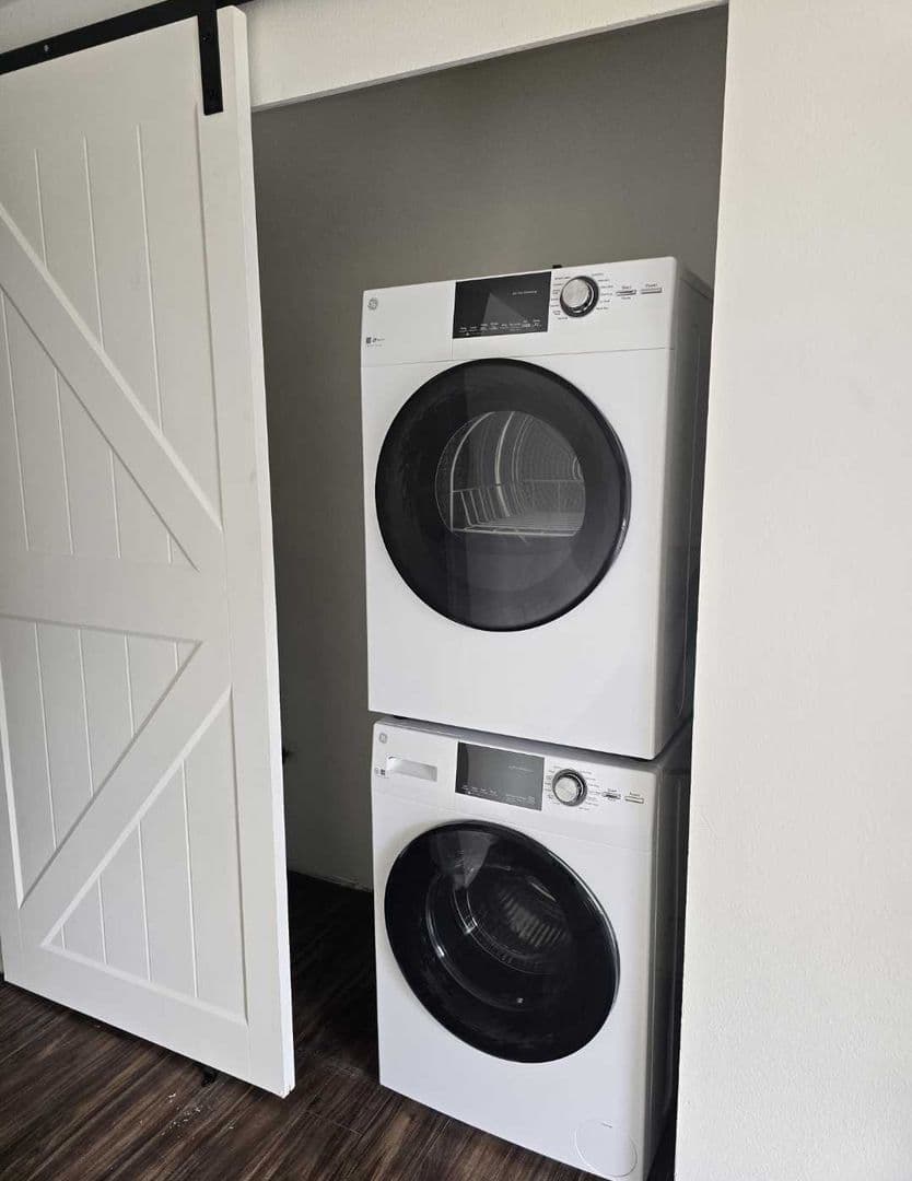 Bellingham Apartment: 258 E Bakerview Rd