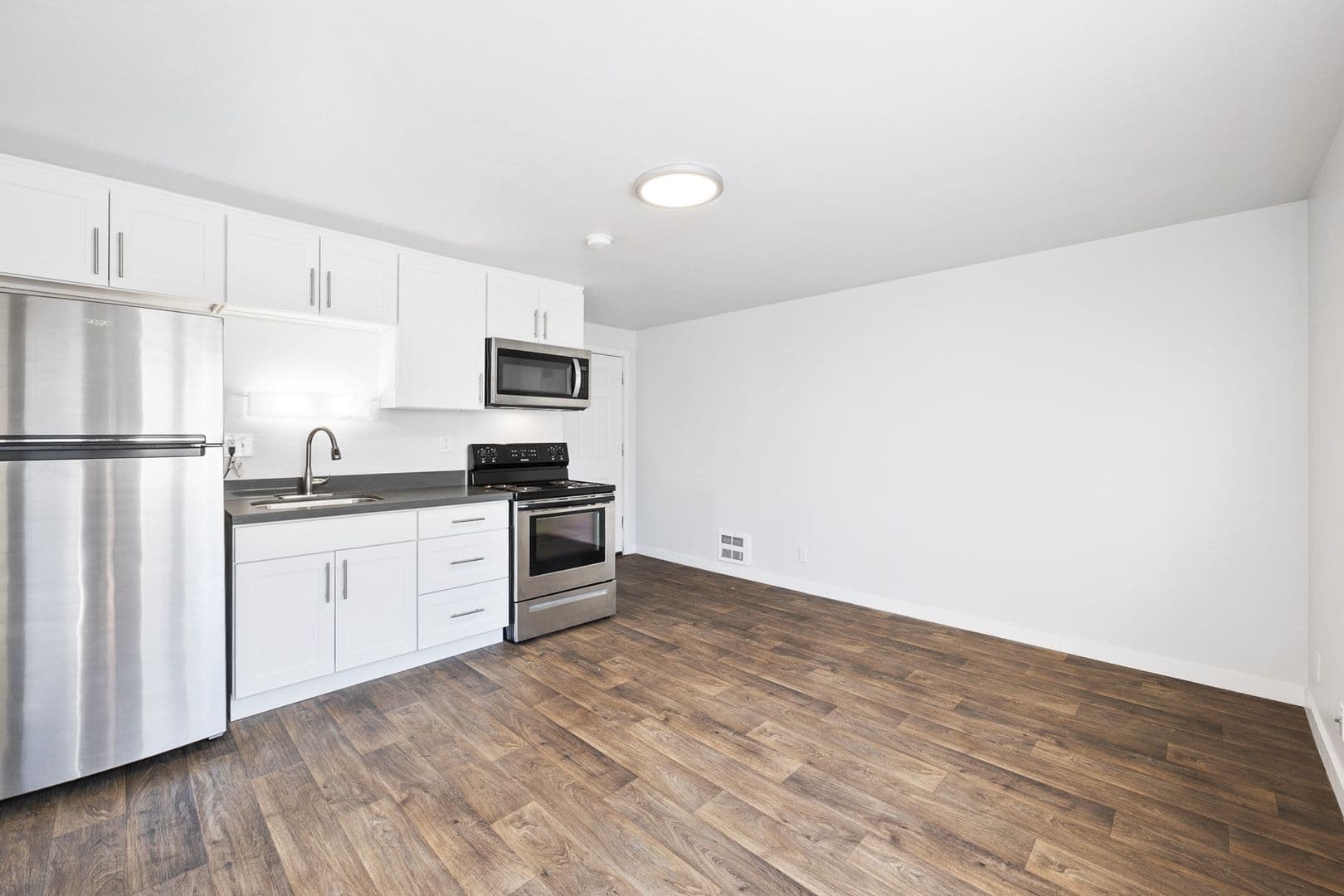 Seattle Apartment: 9252 17th Ave SW