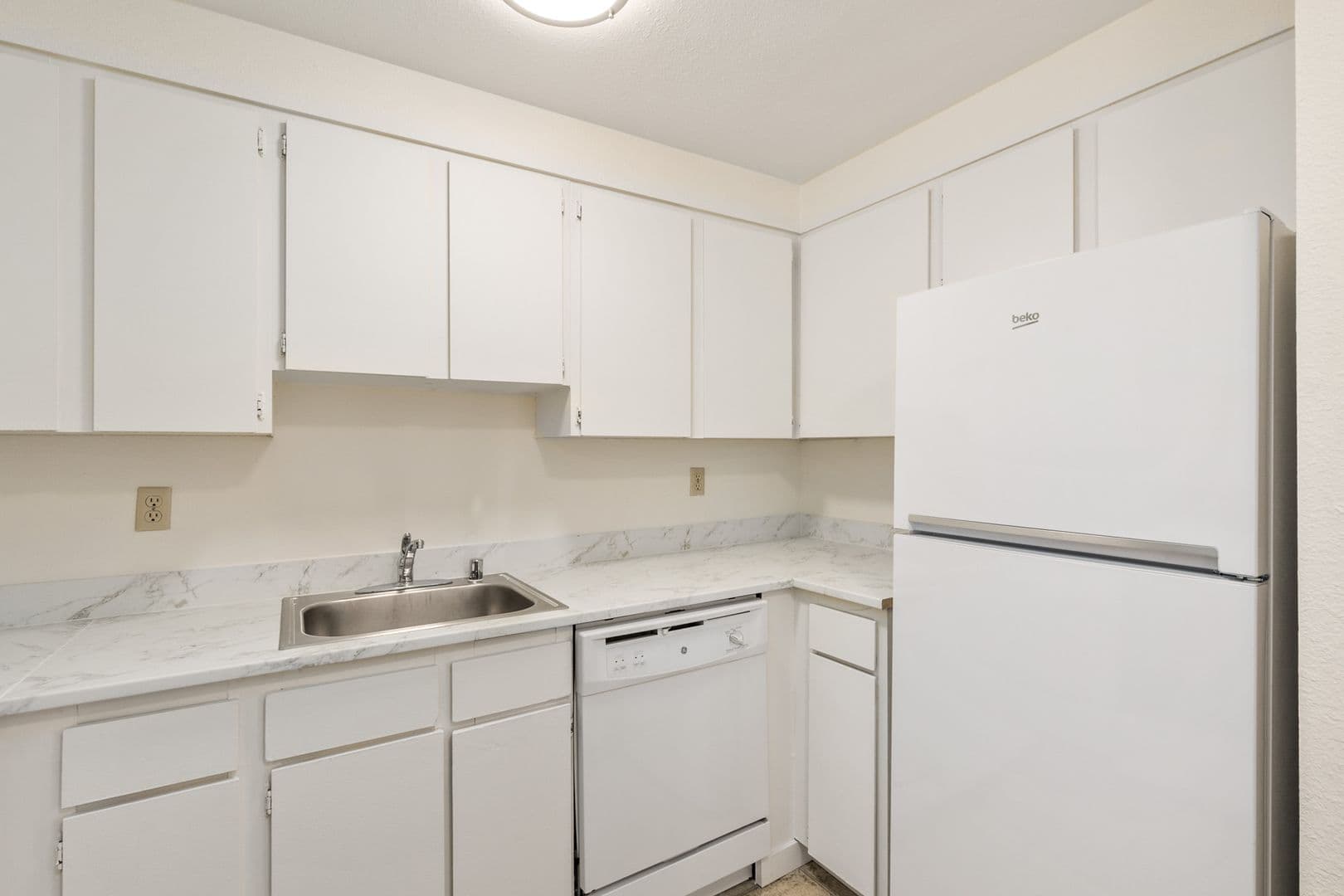 Bellingham Apartment: 621 32nd St