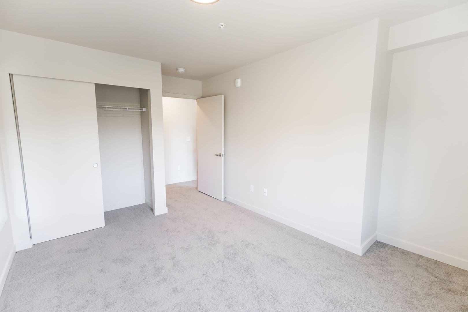Kent Apartment: 4821 S. Kent Des Moines Rd