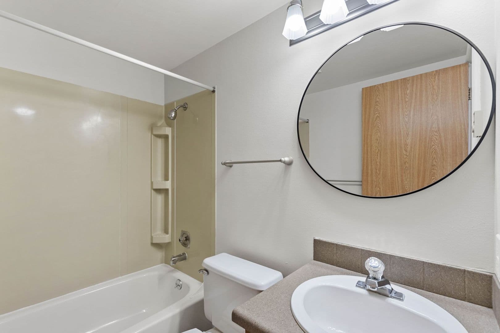 Spokane Apartment: 3915 W Randolph Road