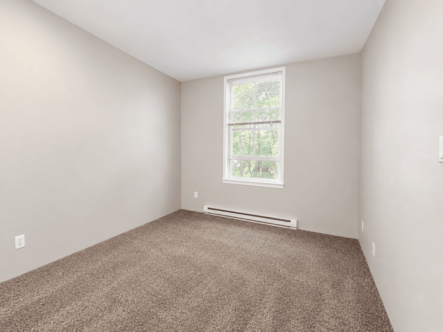 Spokane Apartment: 3915 W Randolph Road