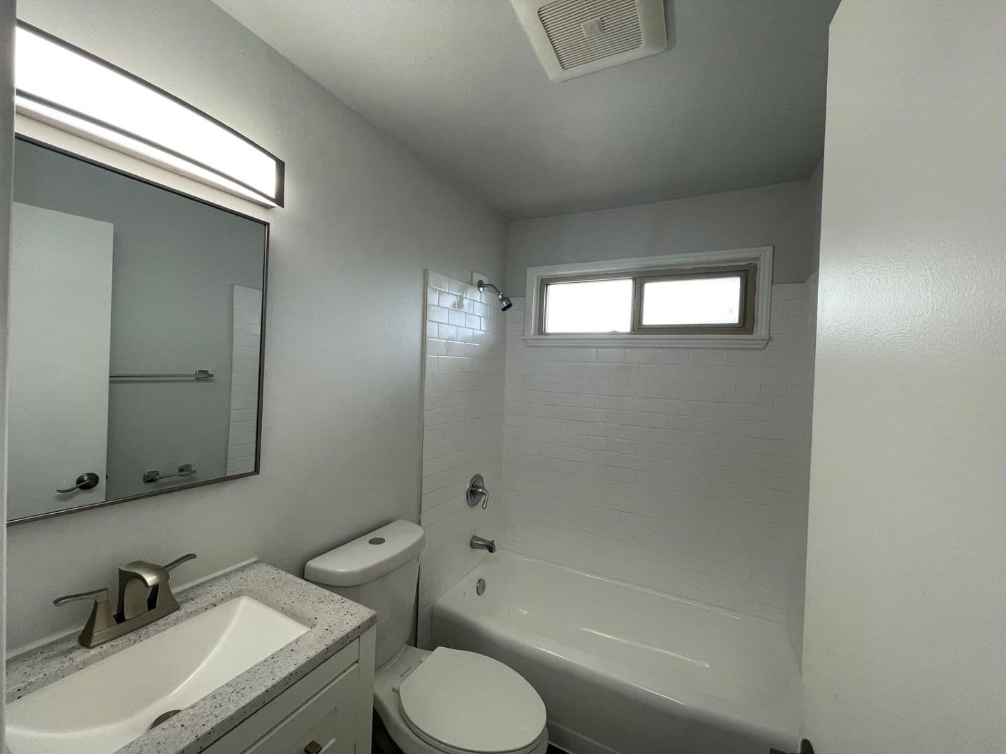 Burien Apartment: 143 S 152nd St