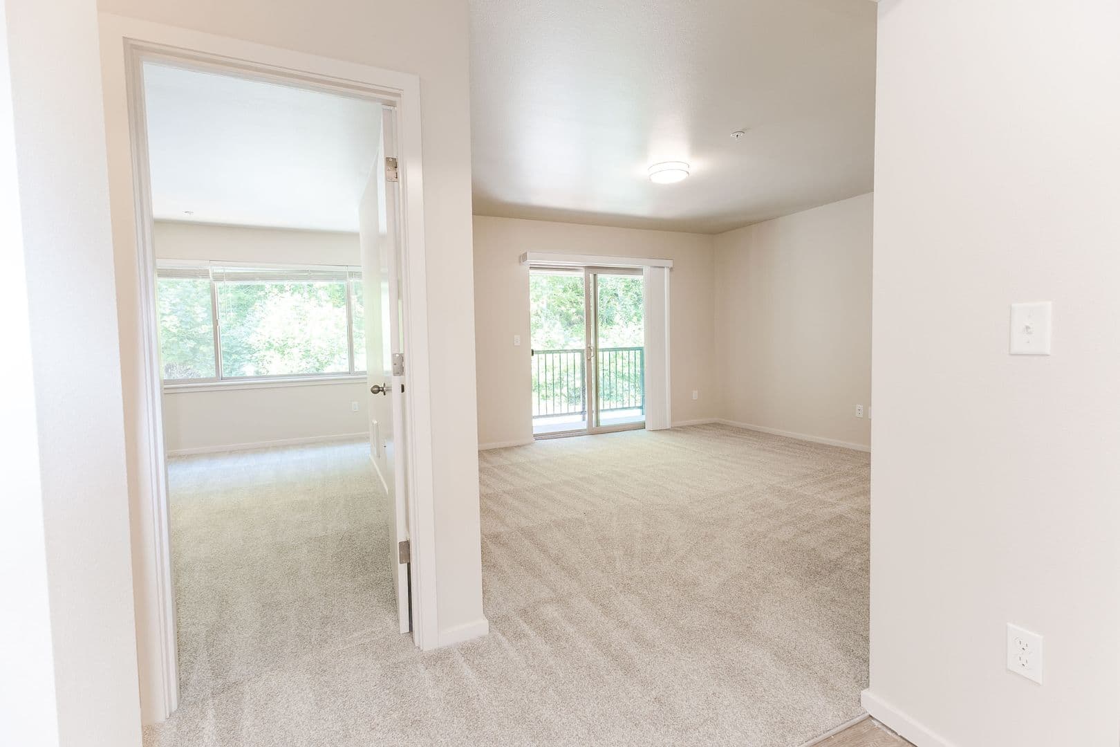 Kent Apartment: 4821 S. Kent Des Moines Rd