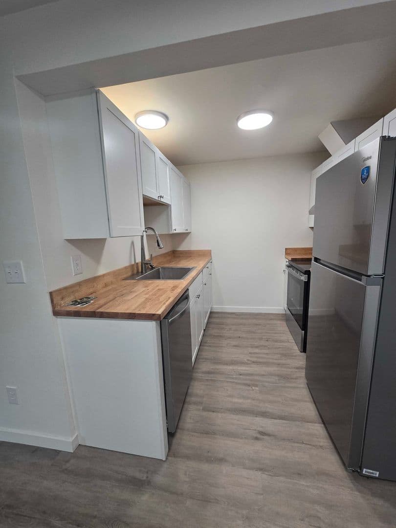 Bellingham Apartment: 258 E Bakerview Rd