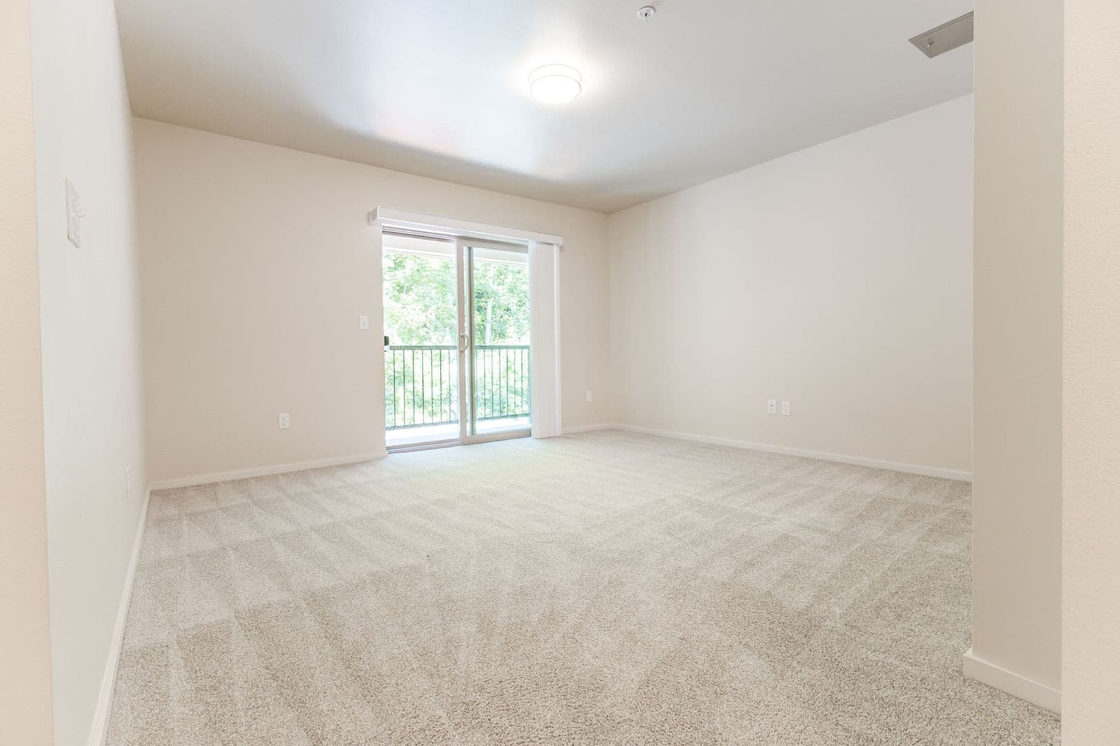 Kent Apartment: 4821 S. Kent Des Moines Rd