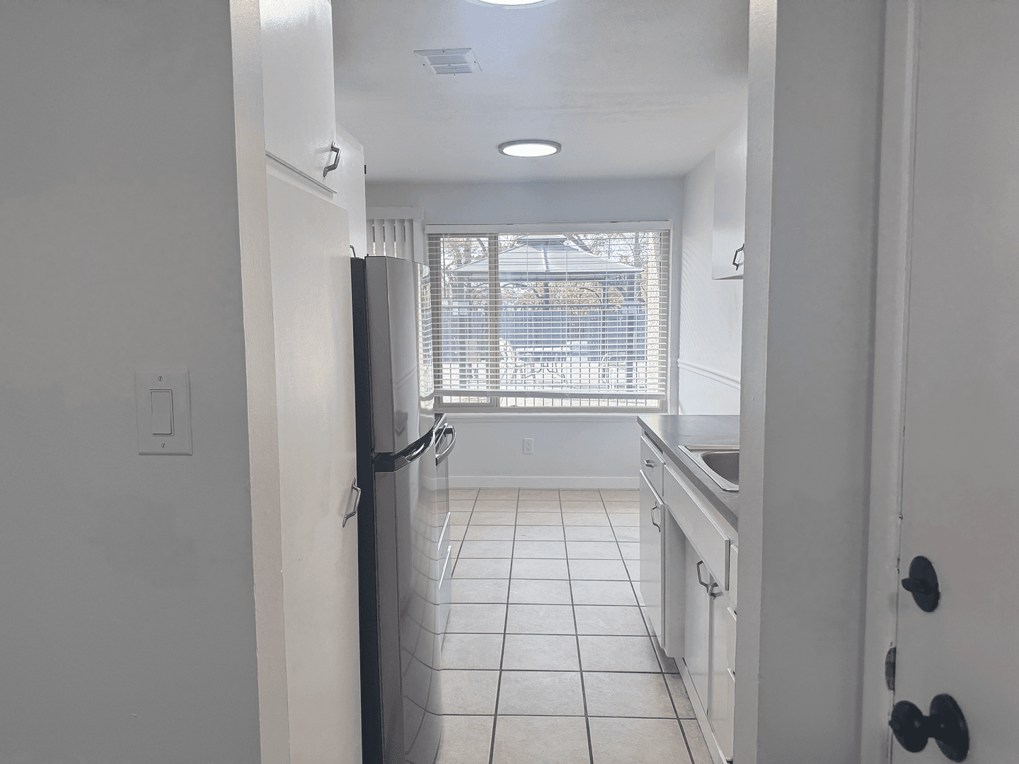 Burien Apartment: 143 S 152nd St