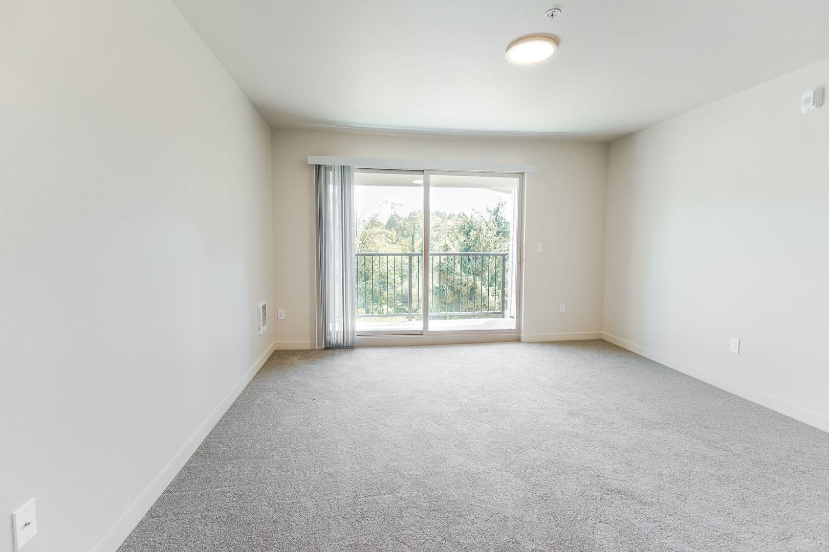 Kent Apartment: 4821 S. Kent Des Moines Rd
