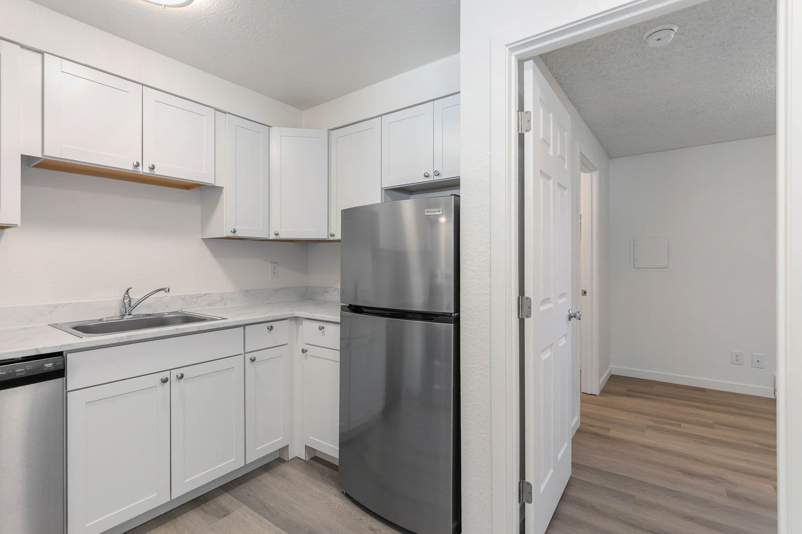 Bellingham Apartment: 621 32nd St
