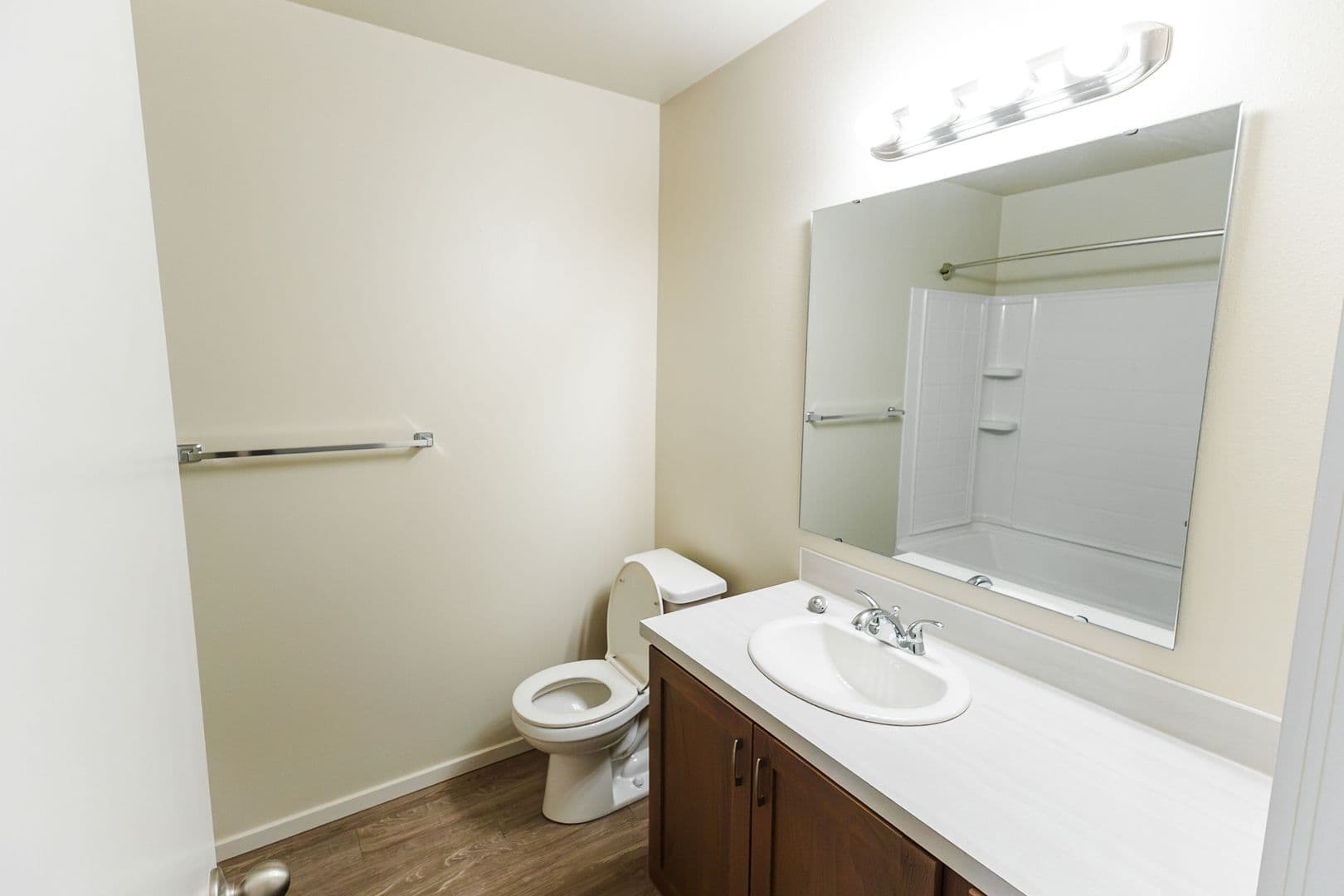 Kent Apartment: 4821 S. Kent Des Moines Rd
