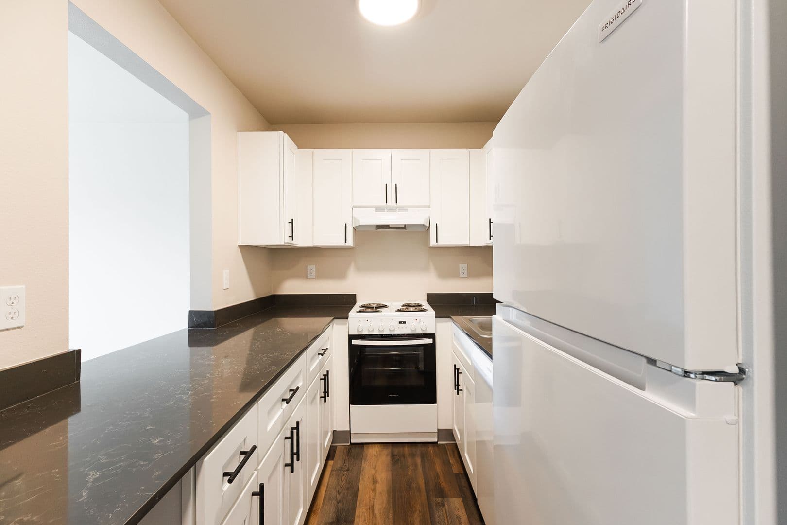 Kent Apartment: 4821 S. Kent Des Moines Rd