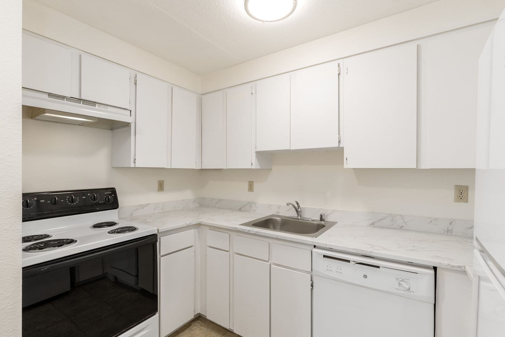 Bellingham Apartment: 621 32nd St