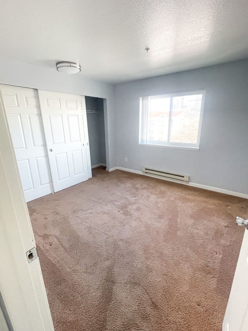 Seattle Apartment: 601 E Denny Way