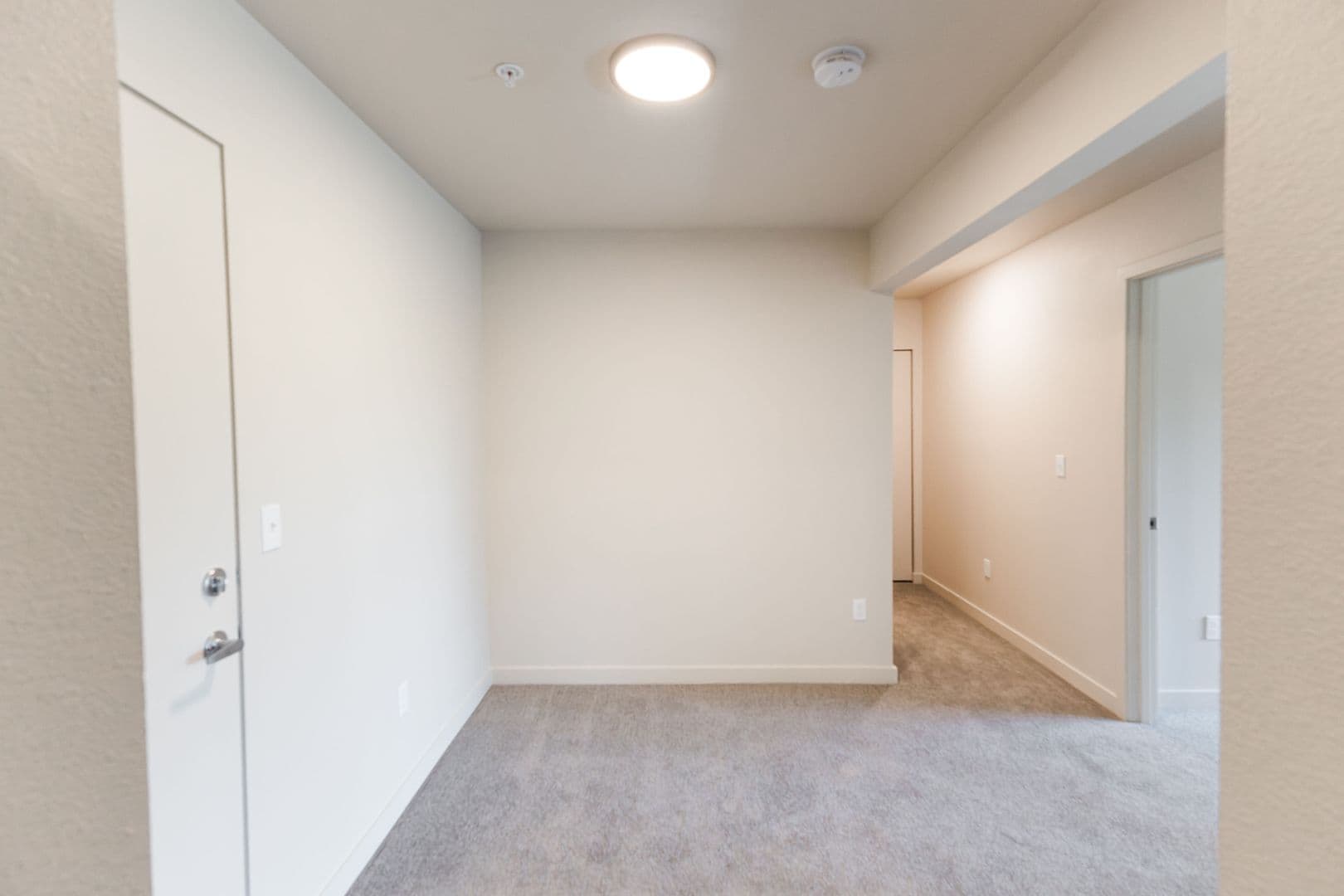 Kent Apartment: 4821 S. Kent Des Moines Rd