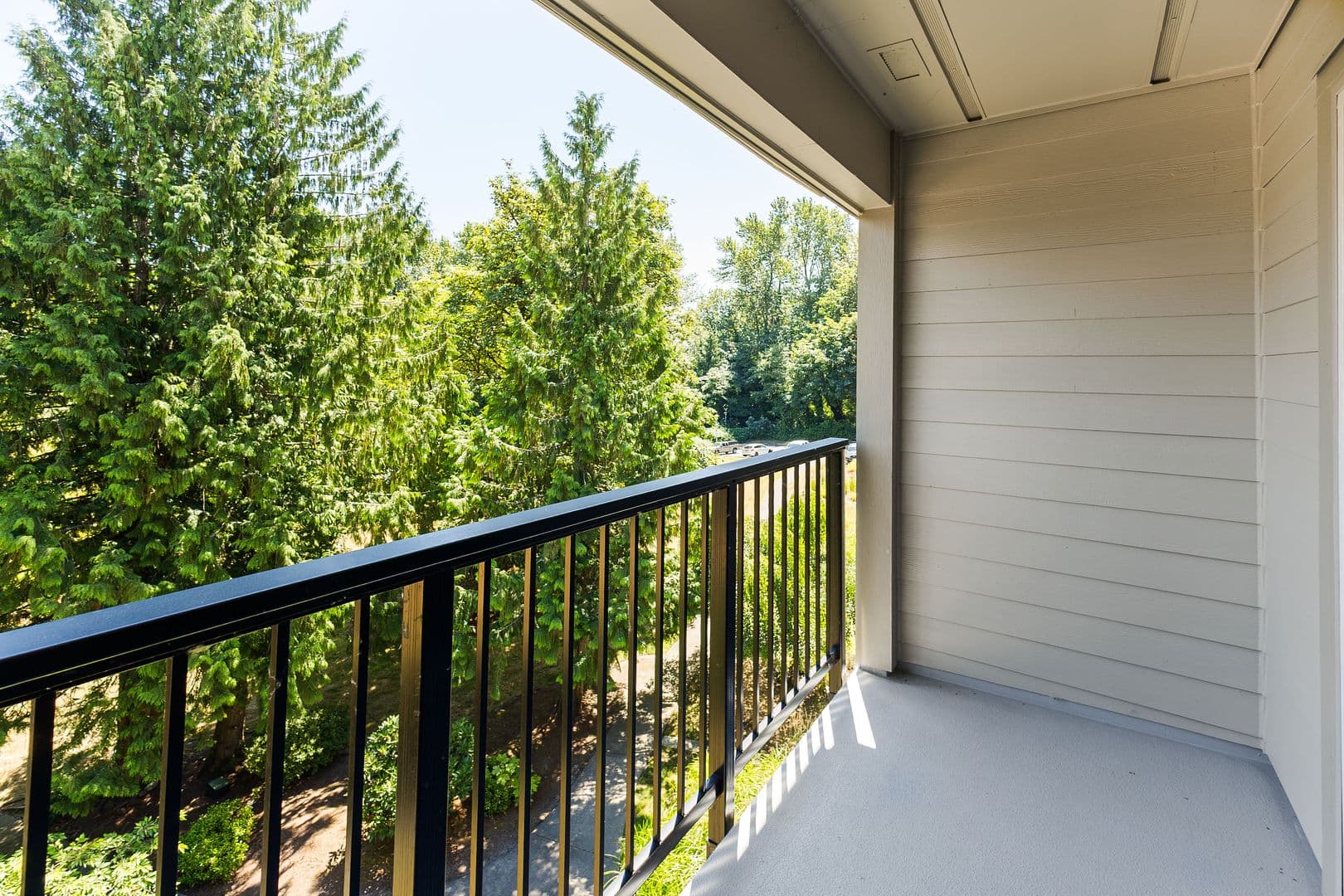 Kent Apartment: 4821 S. Kent Des Moines Rd
