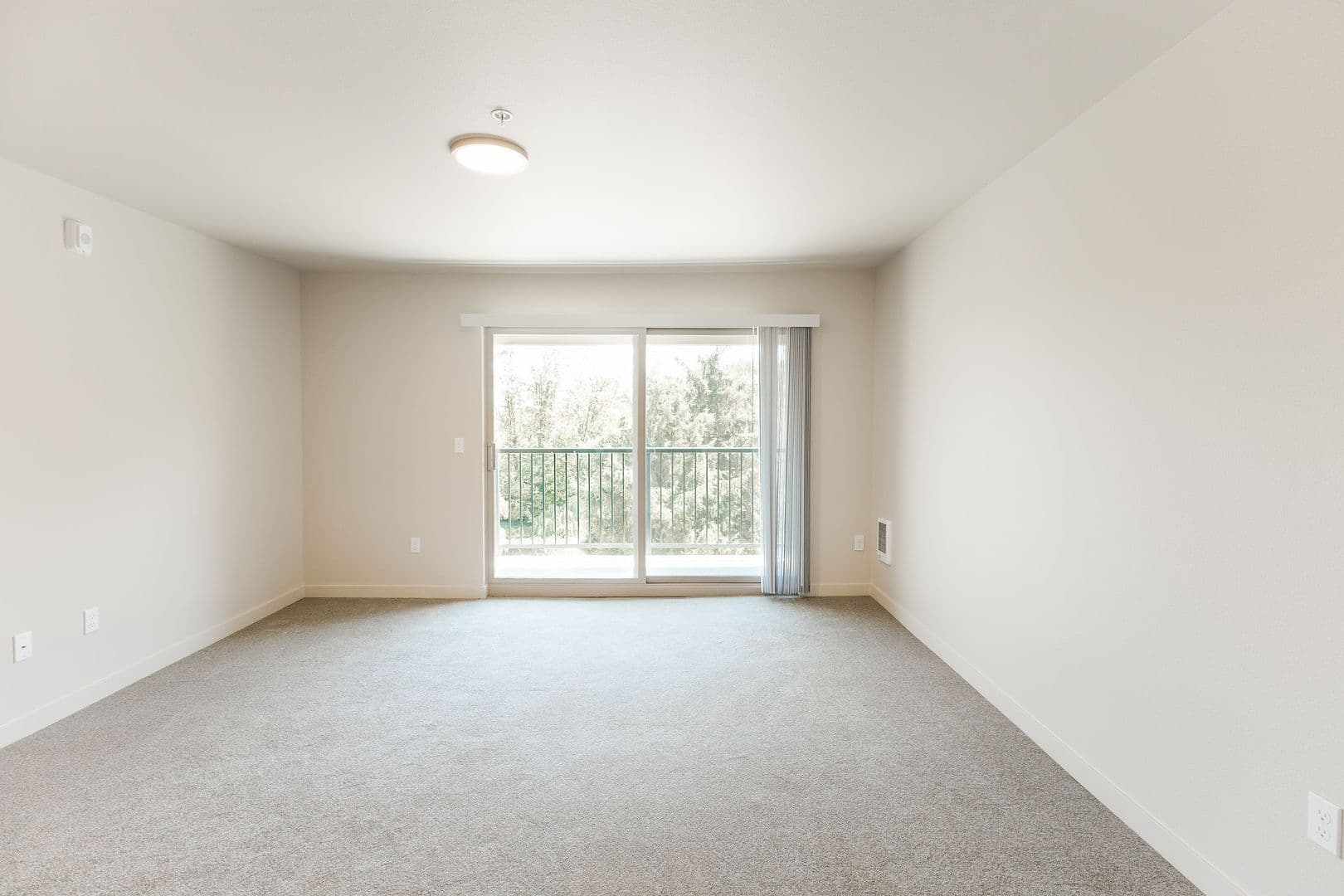 Kent Apartment: 4821 S. Kent Des Moines Rd