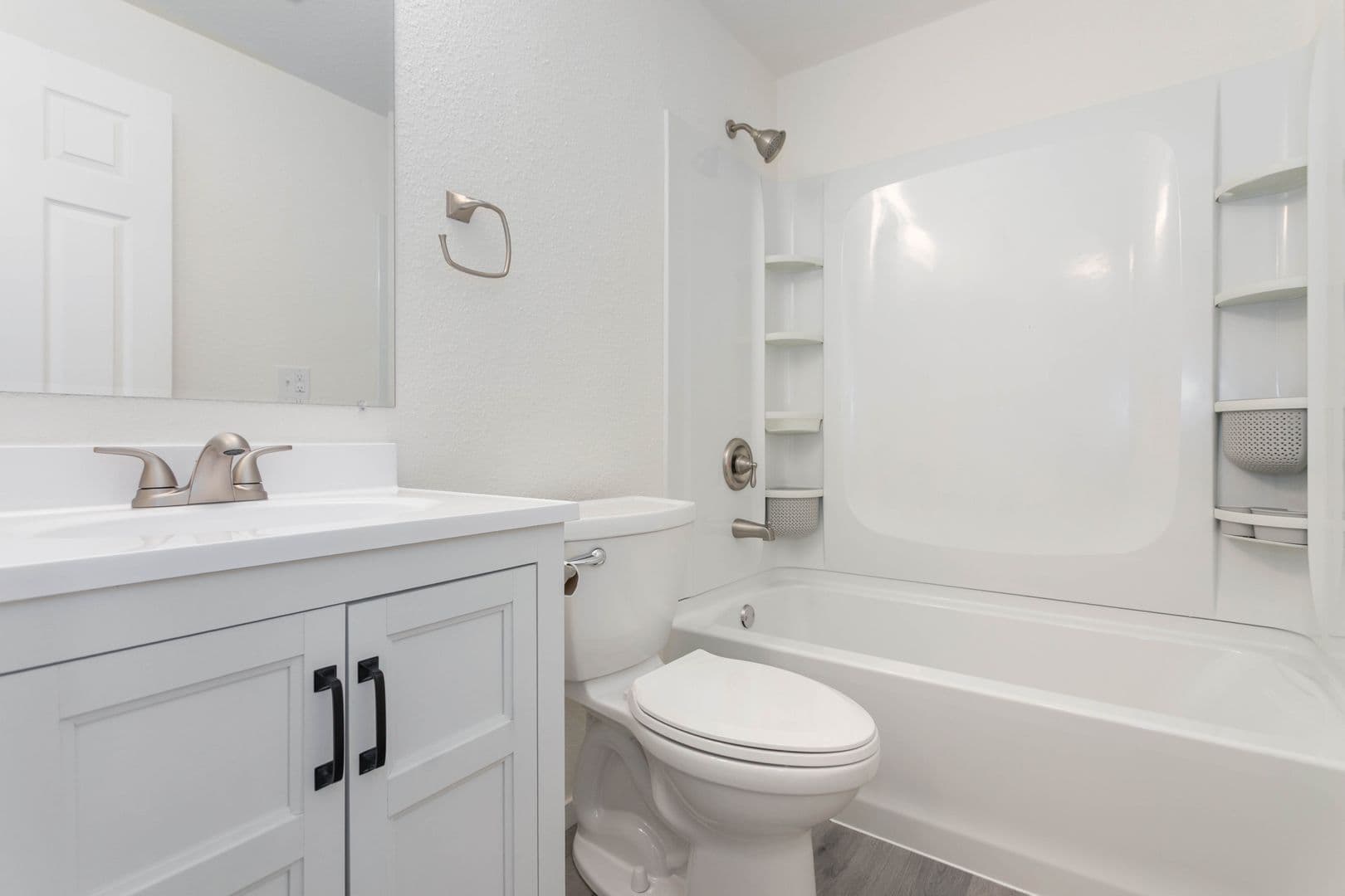 Bellingham Apartment: 621 32nd St
